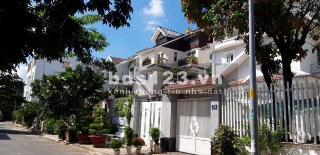 Bán nhà Biệt thự Khang điền - Intresco dt 200m2 giá rẻ 17,5 tỷ shr