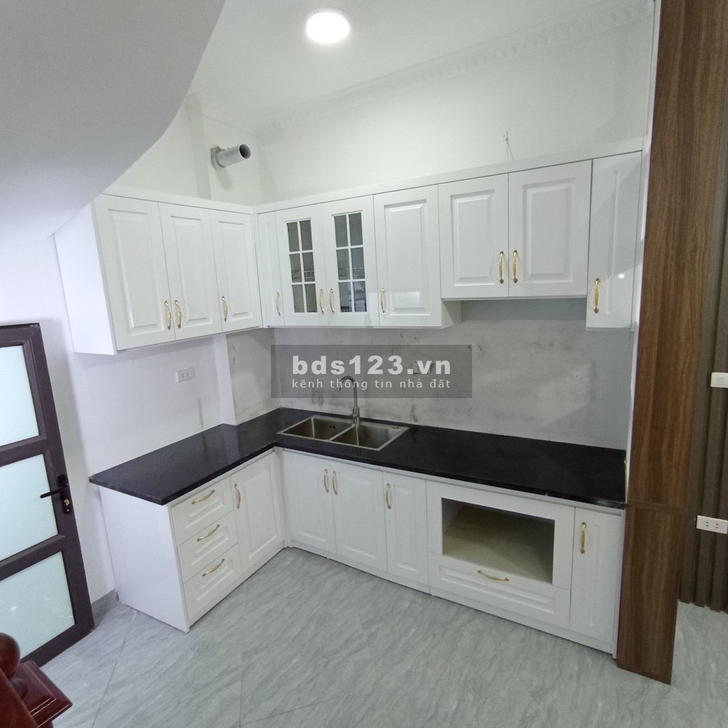 Bán nhà đường Mỹ Đình, 30.2m2, 5 tầng, giá: 4.6 tỷ (TL), LH: 0886171279