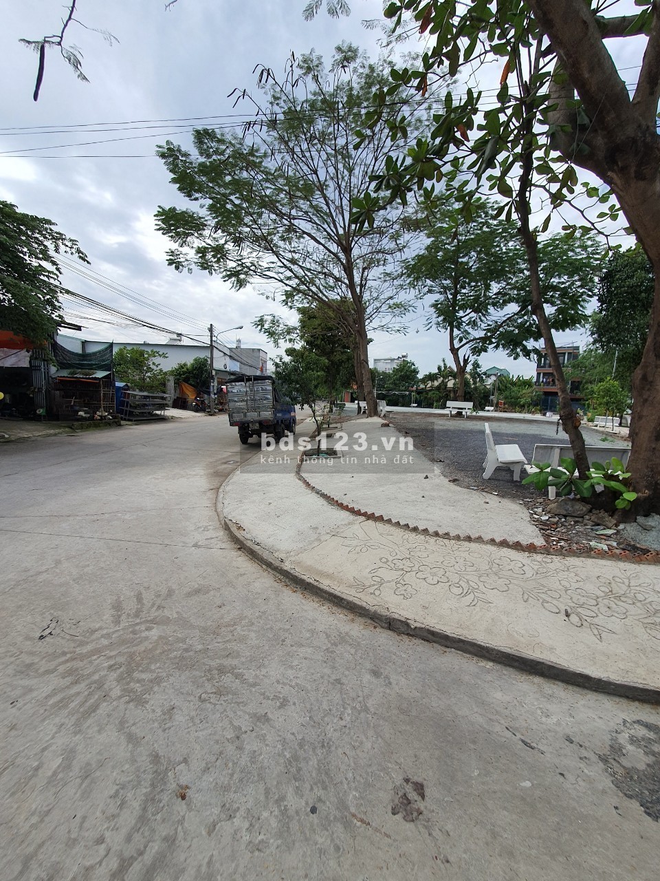 Cho thuê khu đất hơn 1000m2 Dĩ An