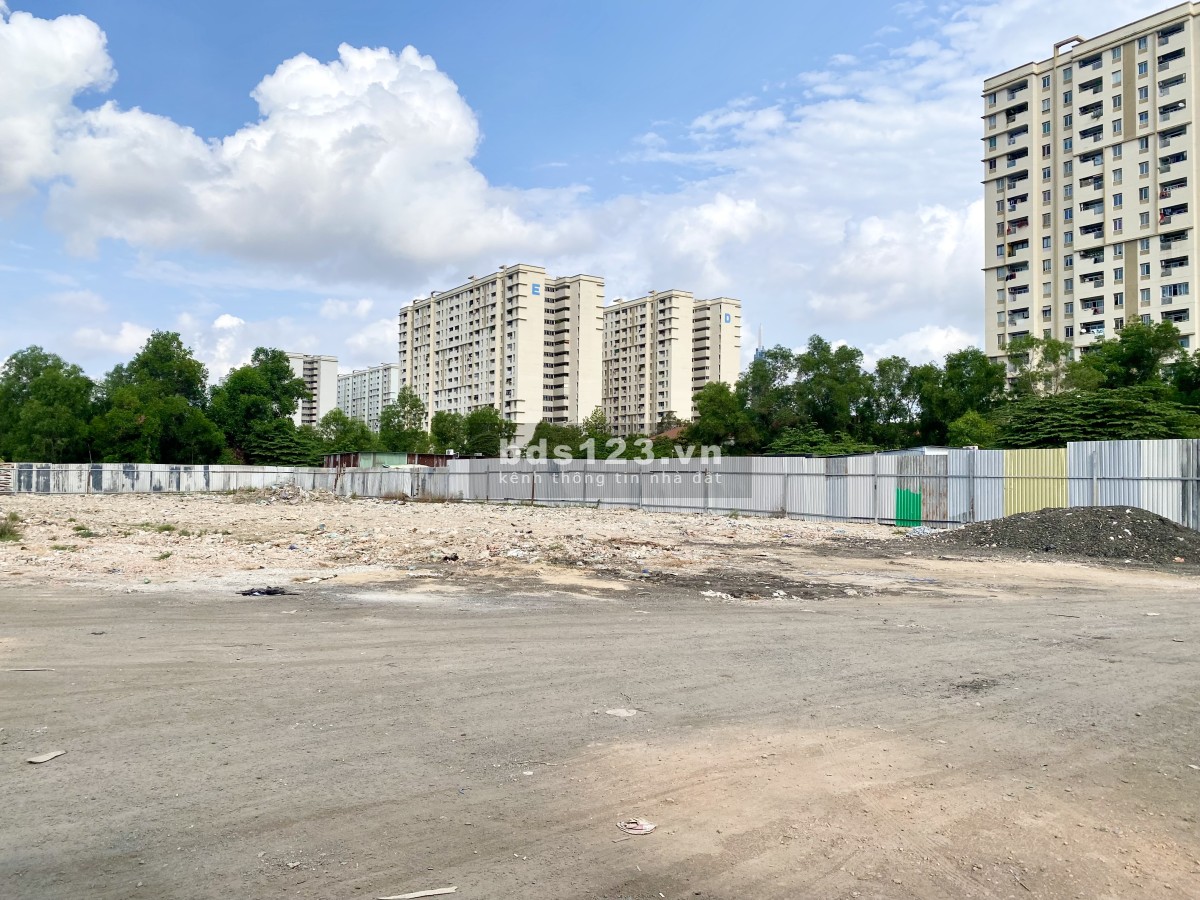 RẺ NHẤT quận 2, 3.300m2 đất, 40k/m2. Làm Gofl, Tennis, bóng chuyền, bóng rổ...