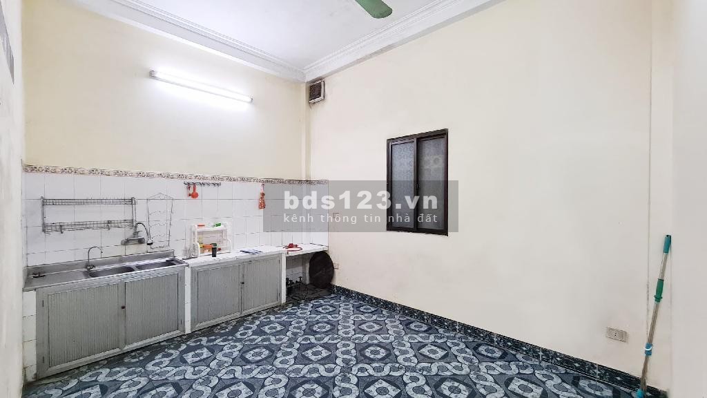 Cần bán nhà phố ô Đòng Lâm (Hồ 3 Mẫu) - Đống Đa - DT: 57M2 - MT 4.8M2 - Gía 6.x tỷ
