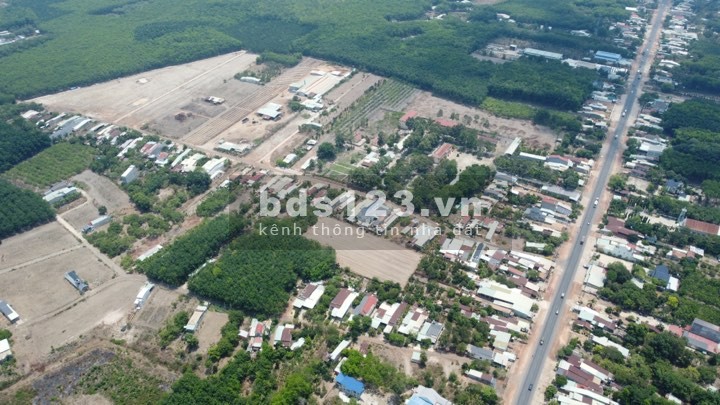 Chủ cần bán gấp lô đất thổ cư 200m2 ngay chợ Tân Thành, gần KCN Đồng Xoài 1,2