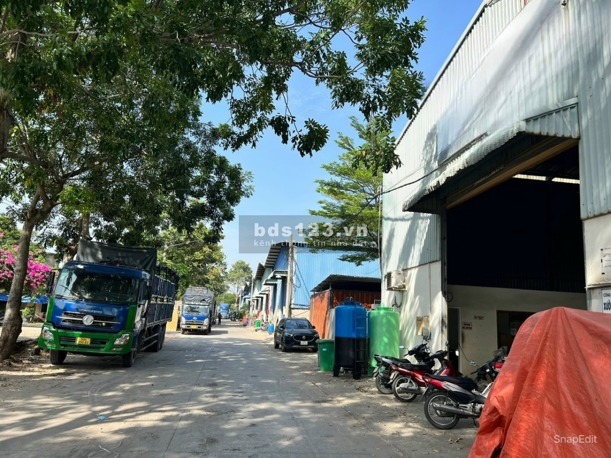 Cho thuê 1000m2 kho đường Tăng Nhơn Phú, P. Phước Long B, Quận 9