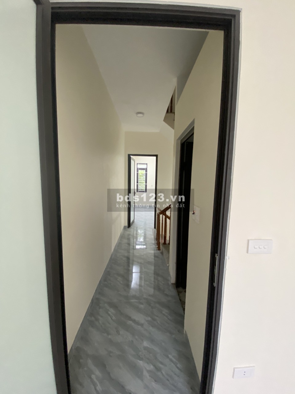 Bán gấp nhà dân 60m2, sân rộng, ôtô tải vào sân, tiện ích xung quanh đầy đủ, giá nhỉnh 2 tỷ