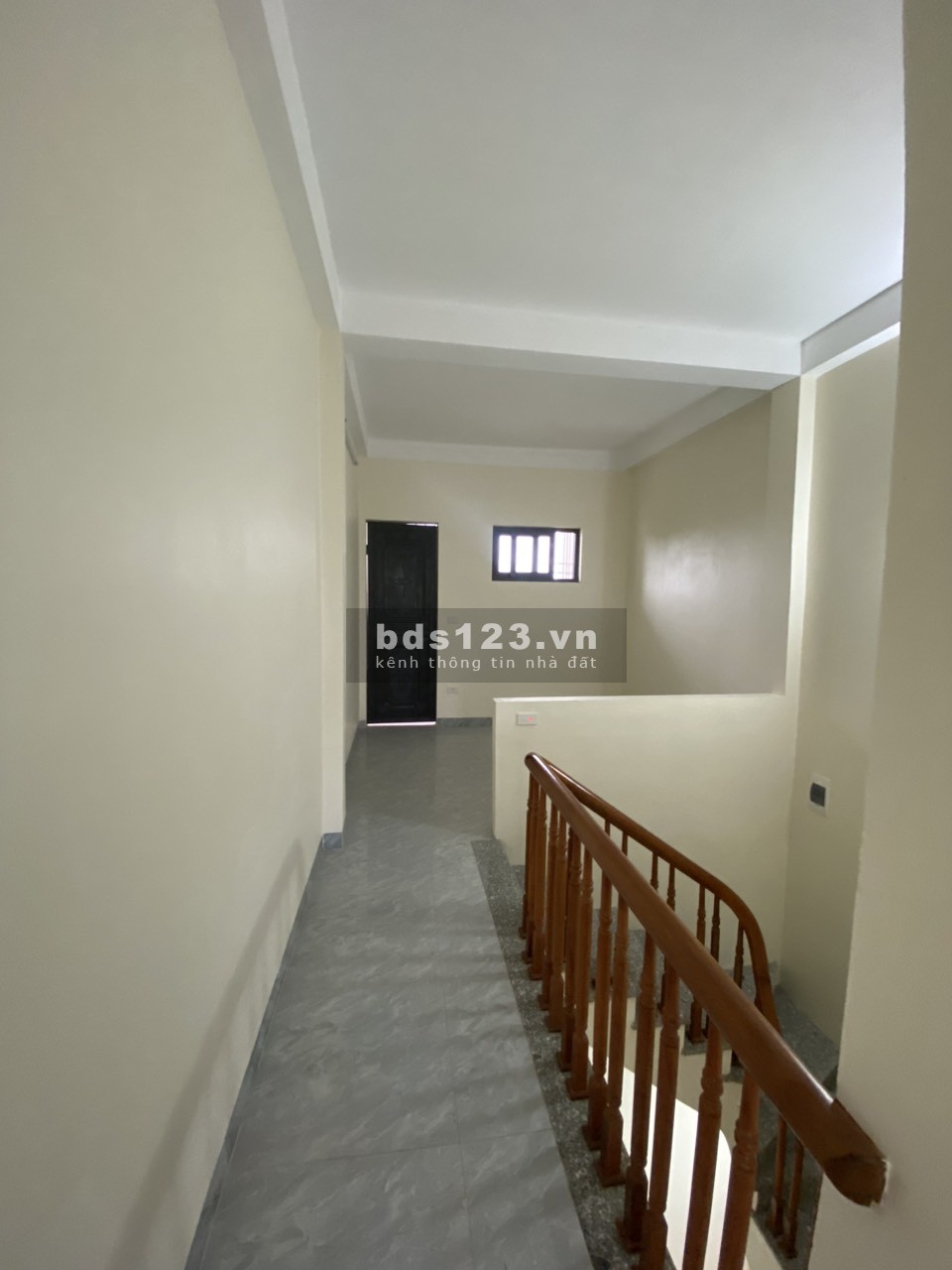 Bán gấp nhà dân 60m2, sân rộng, ôtô tải vào sân, tiện ích xung quanh đầy đủ, giá nhỉnh 2 tỷ