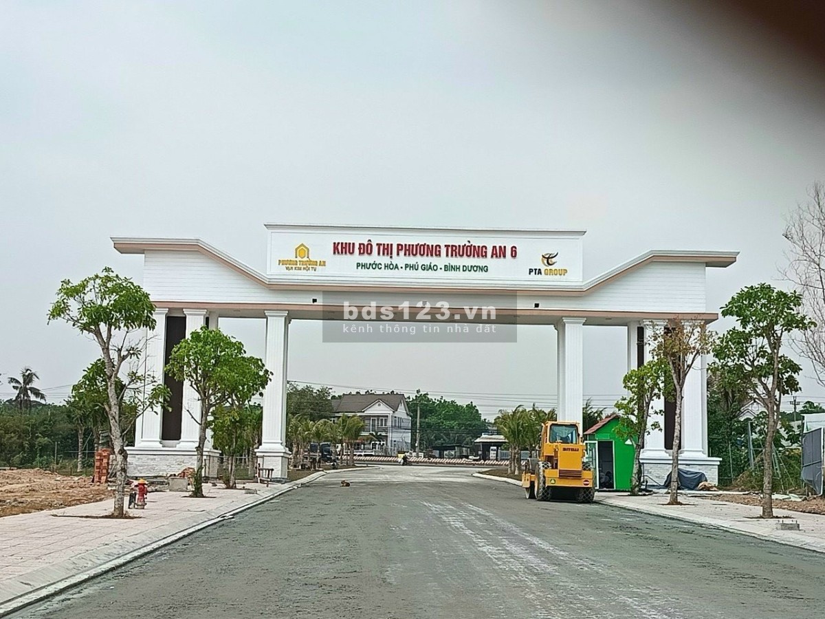Bán gấp lô góc 2 mặt tiền đối diện trường học