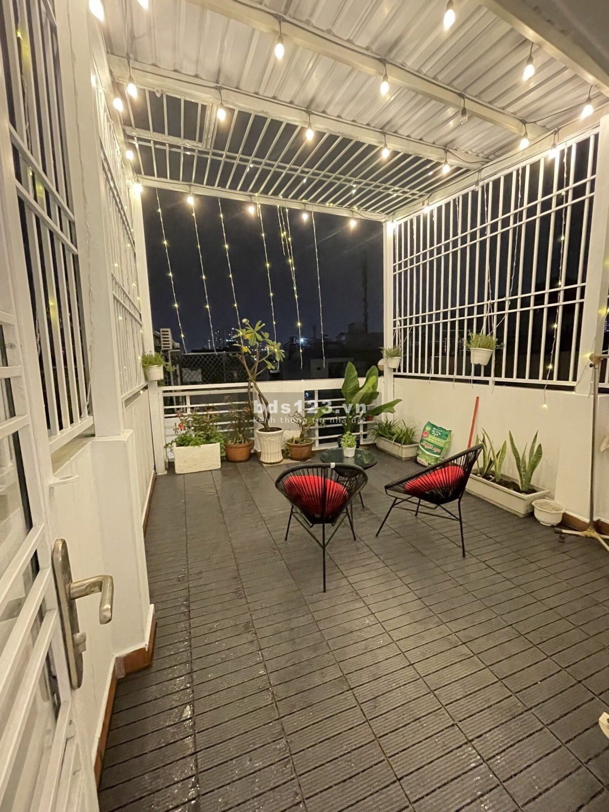 Nhà đẹp 5 lầu Bình Thạnh - Gía 3,8 tỷ - 50m ra công viên dạo mát