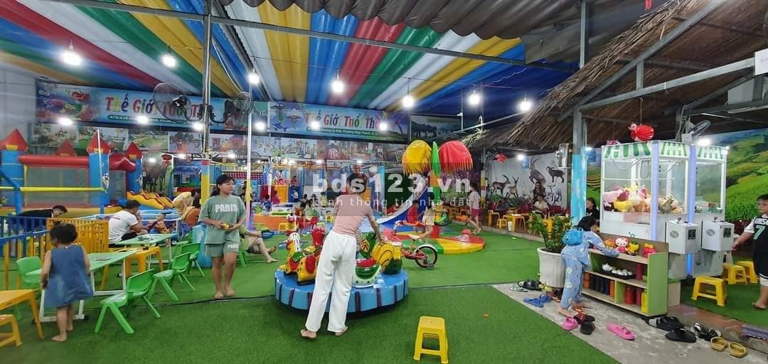 Sang mặt bằng 20x35. Mặt tiền Hương Lộ 80B. Giá thuê chỉ 30 tr