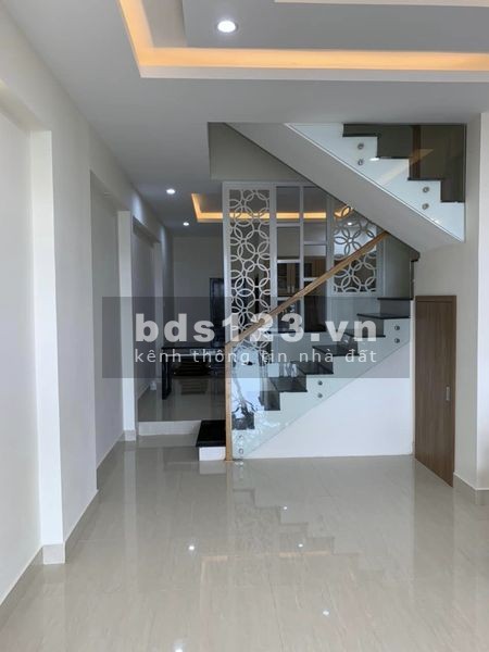 Cho thuê nhà 3 tầng mặt tiền đường Xuân Diệu - Thuận Phước - Hải Châu