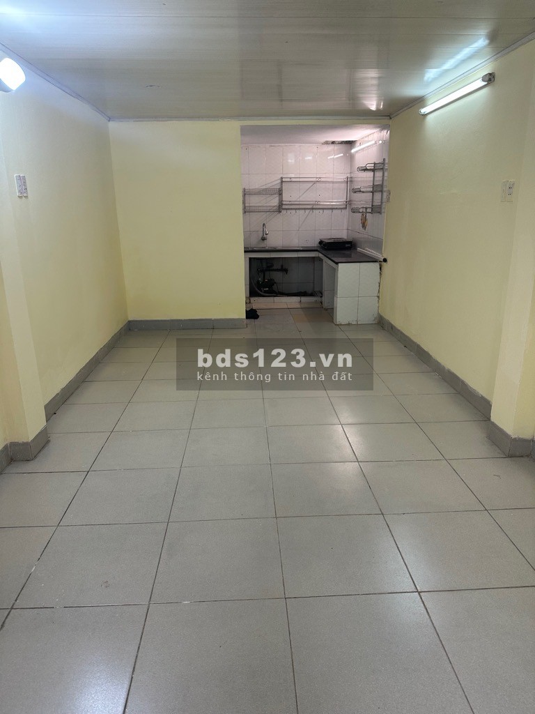 Nhà phố Giáp nhị - Hoàng mai: 36m2 tầng 2 x 2 tầng, mặt tiền 3,4m, giá 4,35 tỷ.