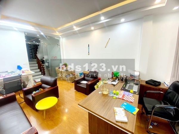 VIP Bán nhà mới đẹp Hoàng Văn Thái