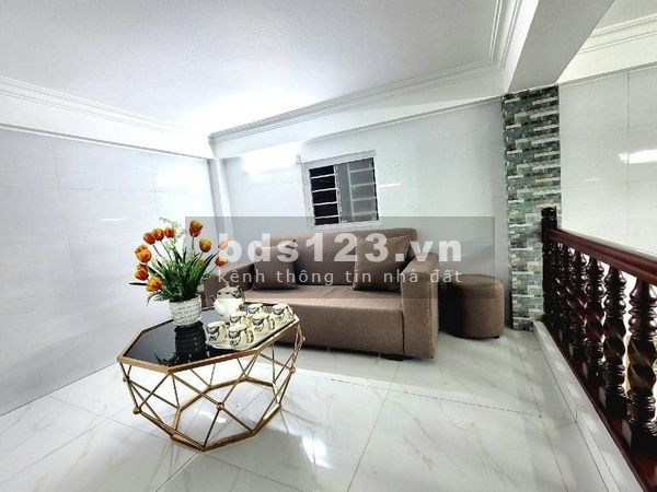 4,75 tỷ - Bán nhà Kim Giang lô góc 3 thoáng