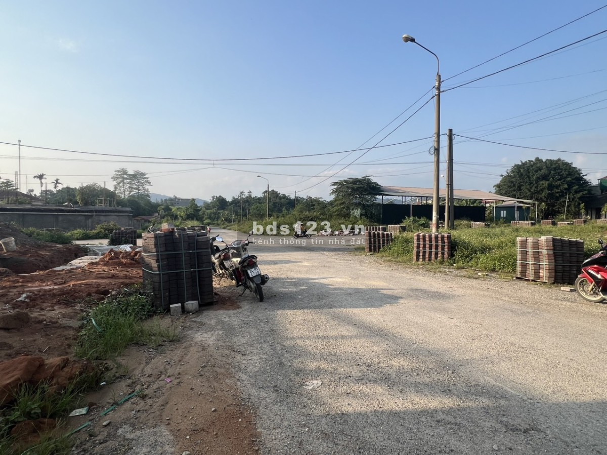 Bán đất kinh doanh thị trấn Tàng Lỏong