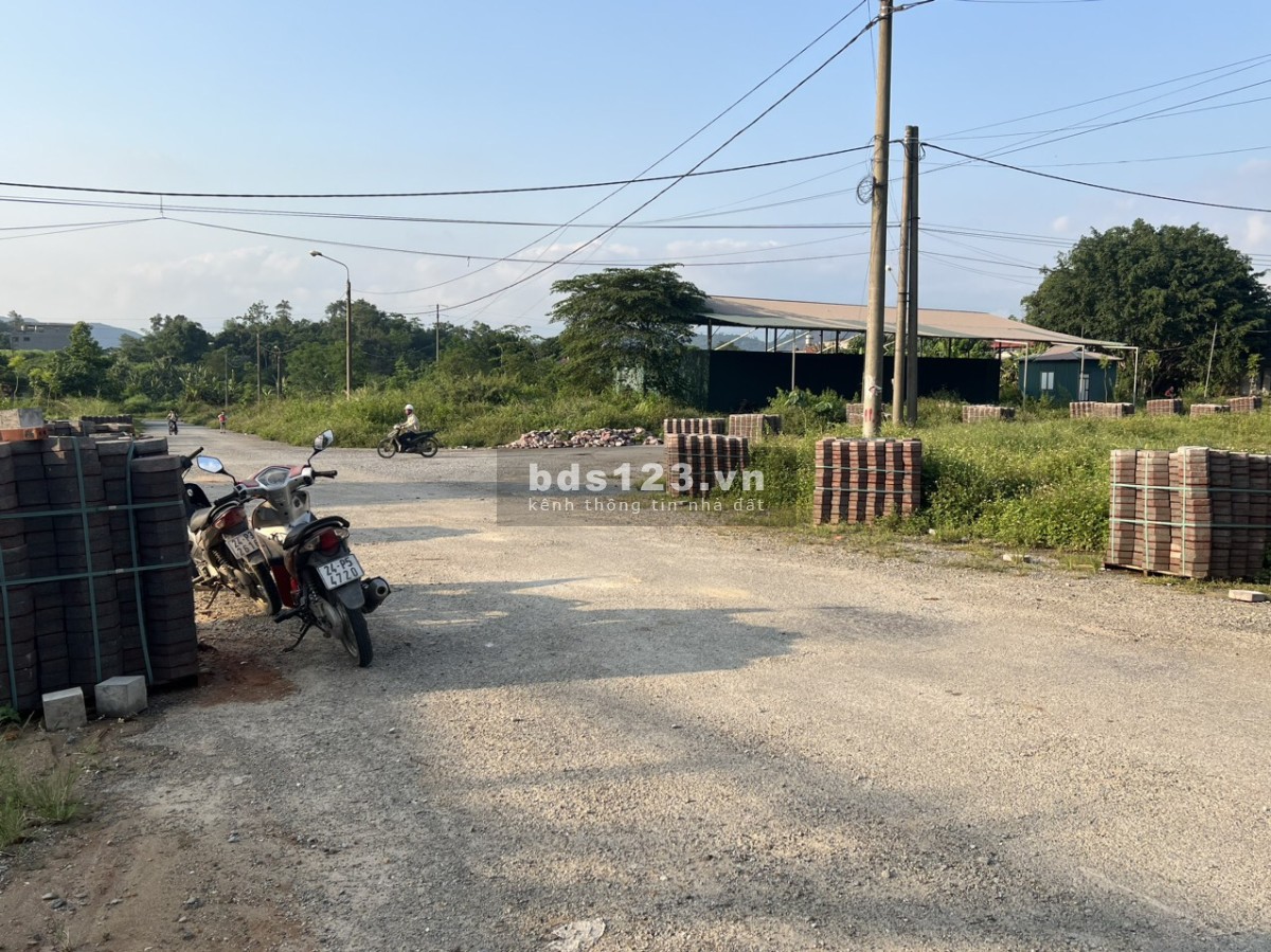 Bán đất kinh doanh thị trấn Tàng Lỏong
