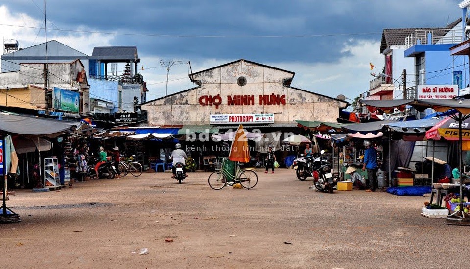 Cần bán gấp lô đất ngay Chợ Minh Hưng giá rẻ, cách QL13 100m