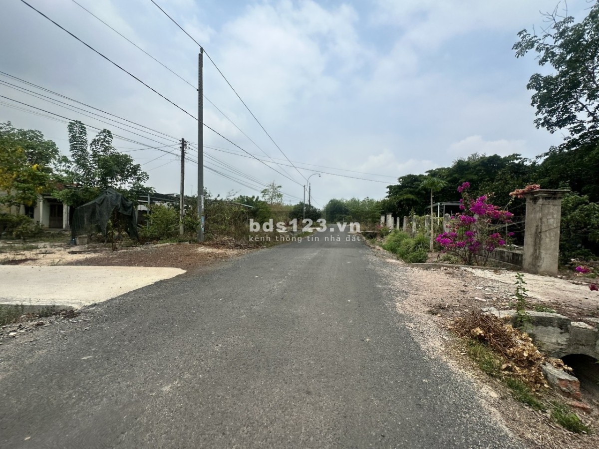 Cần bán đất Chơn Thành Bình Phước giá rẻ, gần QL 13, khu công nghiệp Minh Hưng 3, chỉ cần 299tr