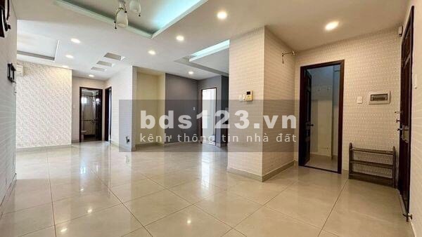 Cho thuê chung cư Saigonland Bình Thạnh, 2PN 2WC nội thất cơ bản 82m2 14tr/th. Tầng cao cực thoáng