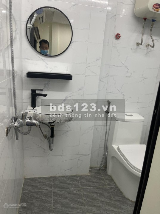 Nhà nhỏ phố Nghĩa Tân ô tô đỗ 13M2X4T giá 2.65 tỷ