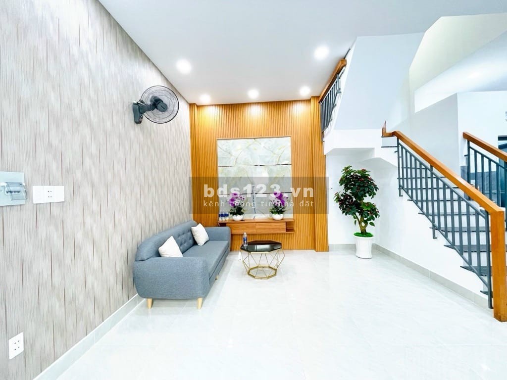 Gò Vấp, Thống Nhất, gần BV Hồng Đức, siêu thị, ngang 7m, 3 tầng BTCT 4PN, tặng nội thất, hơn 4 tỷ