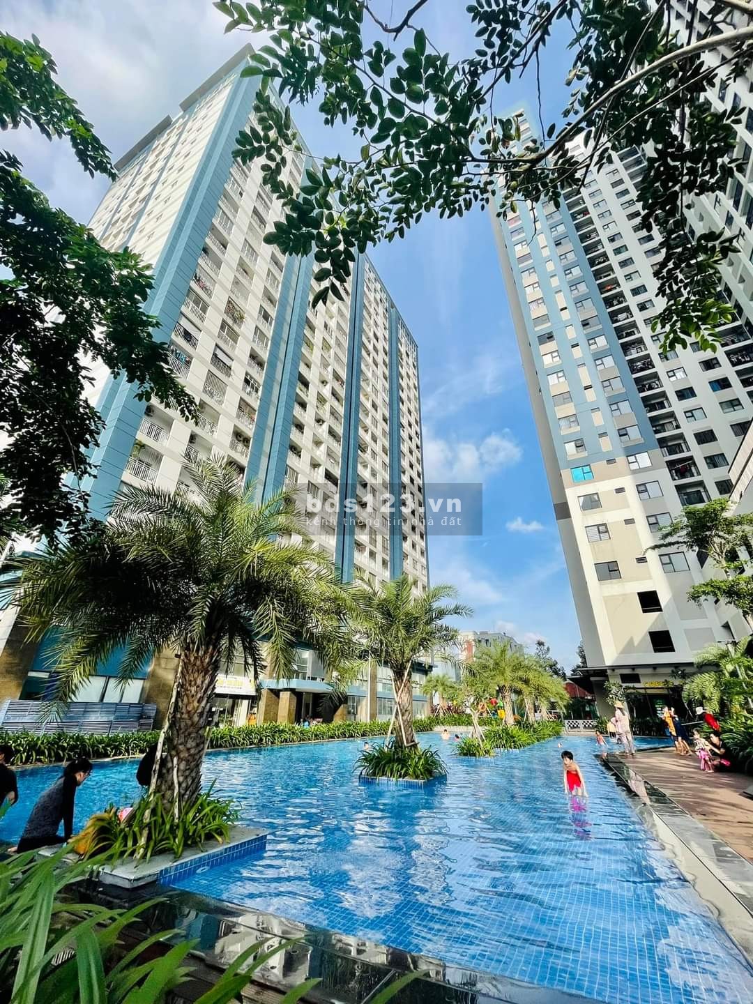 Chính chủ cần bán căn hộ 1 PN Charm City, ngay Vincom Dĩ An giá 1,350 tỷ bao sang sổ. LH: 0909981763
