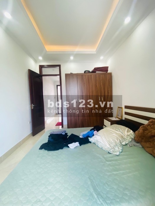 Bán nhà Thanh Am, Thượng Thanh, ô tô đỗ cửa, nội thất long lanh 39m2.4 tầng 1 tum 3,8ty