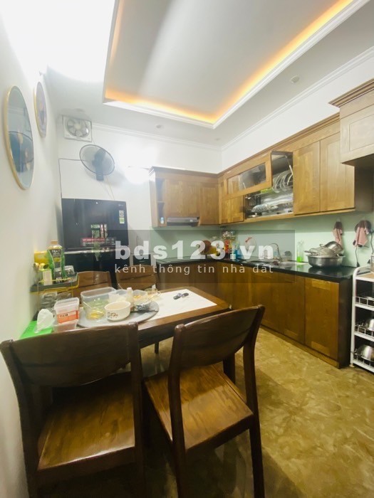 Bán nhà Thanh Am, Thượng Thanh, ô tô đỗ cửa, nội thất long lanh 39m2.4 tầng 1 tum 3,8ty