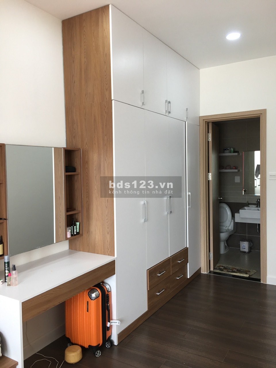 Bán 2 phòng ngủ bao hết phí giá cực tốt – The Sun Avenue 2PN