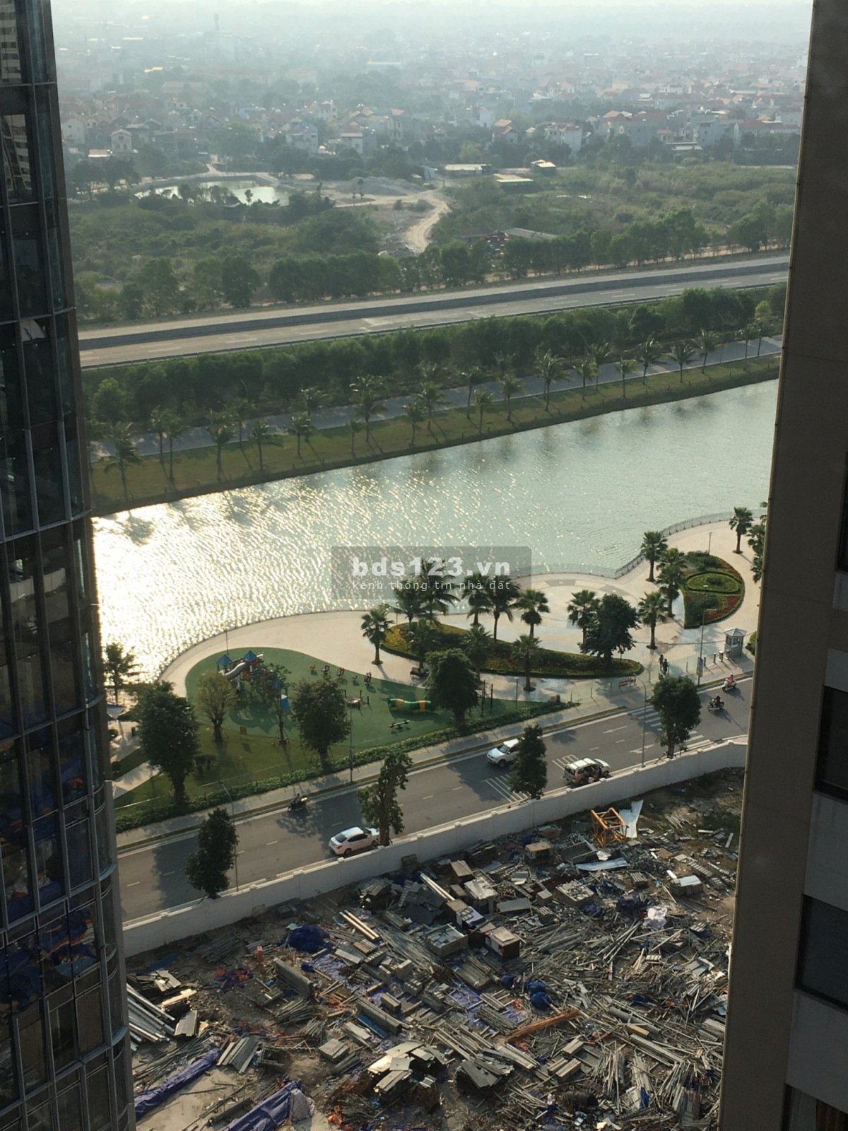 Cần bán căn 2 Ngủ góc phân khu S2, tầng cao trên 20 giá chỉ 2.675 bao phí
