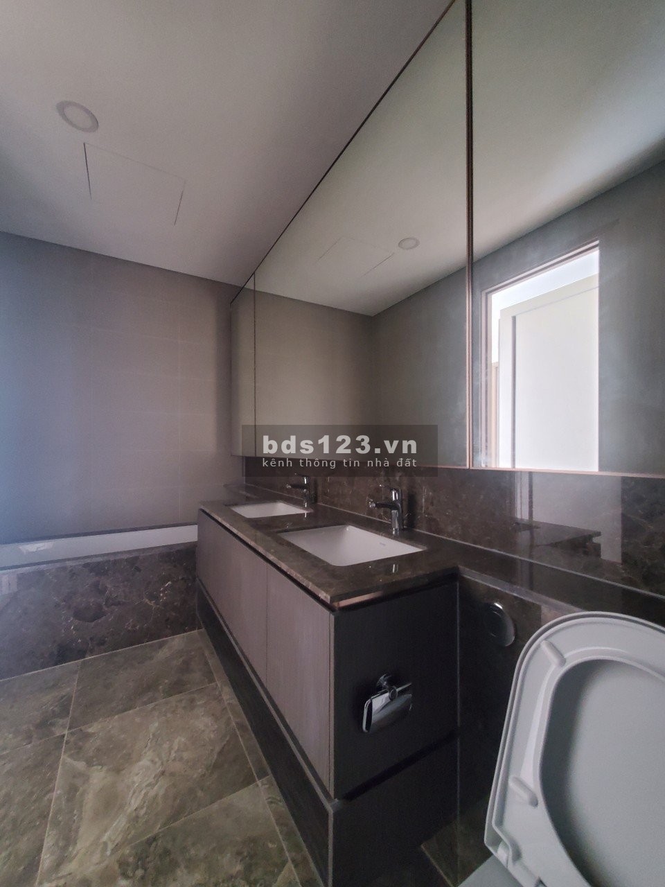 Giá quá tốt cho căn 3PN, 120m2 NTCB ở The River Thủ Thiêm chỉ 38 triệu