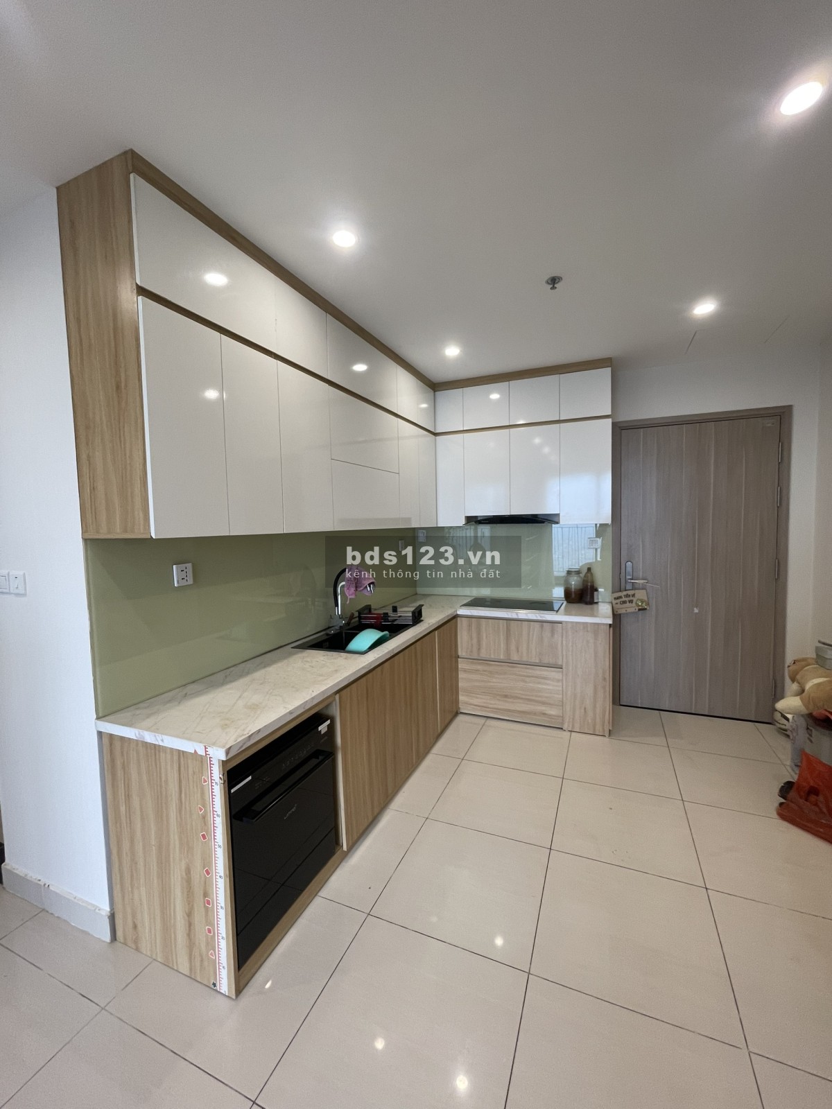 Bán căn hộ 2N1vs 54m2 full nội thất, tầng hướng siêu đẹp tòa s202 Vinhomes smart city