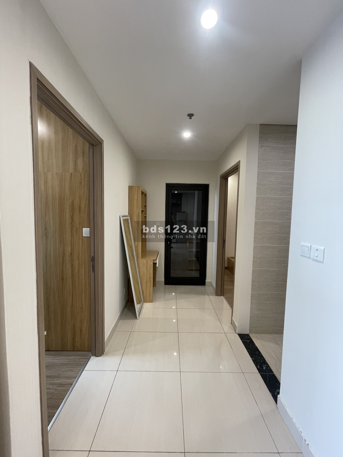 Bán căn hộ 2N1vs 54m2 full nội thất, tầng hướng siêu đẹp tòa s202 Vinhomes smart city