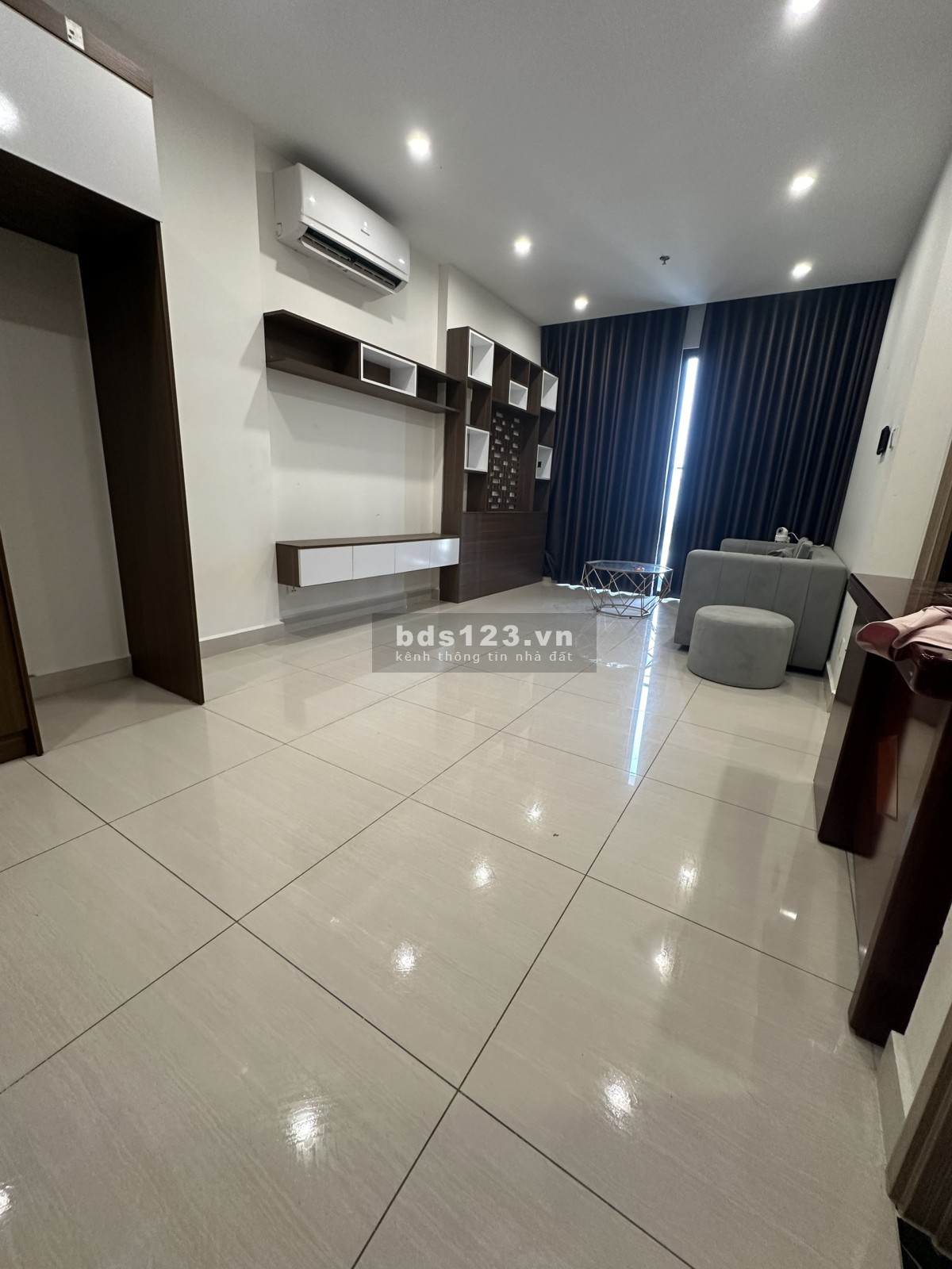 Bán 1PN+1 43m full gỗ view bể hơi S4 Vinhomes Smart City 2.360 tỷ Bao phí