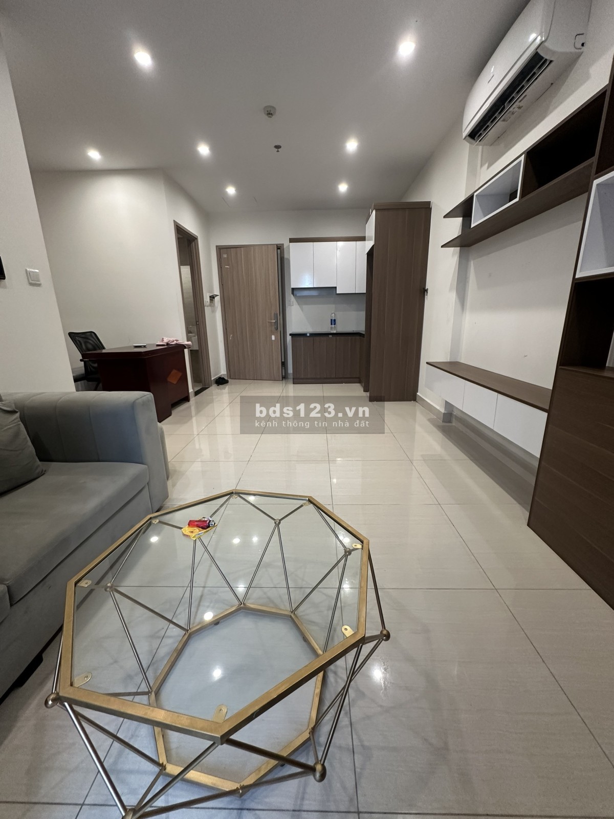 Bán 1PN+1 43m full gỗ view bể hơi S4 Vinhomes Smart City 2.360 tỷ Bao phí