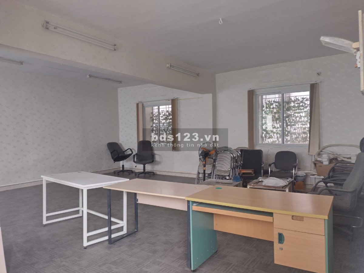 Cho thuê vp ở Ngã Tư Sở, các phòng nhỏ 25m2 và 60m2. Miễn phí xe máy