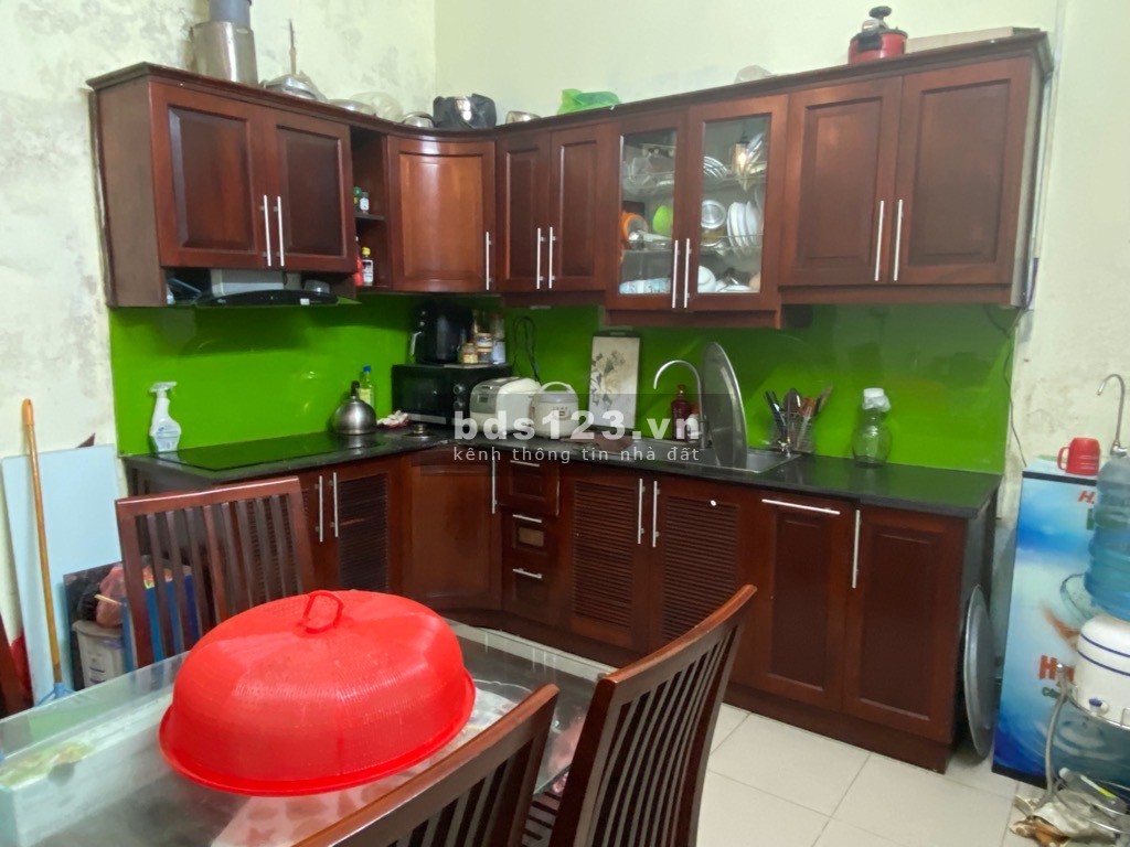 Sát phố 198 Ngọc Lâm, ra đường lớn 20m 3 tầng 52m2 5,8ty ở rộng rãi thoáng mát