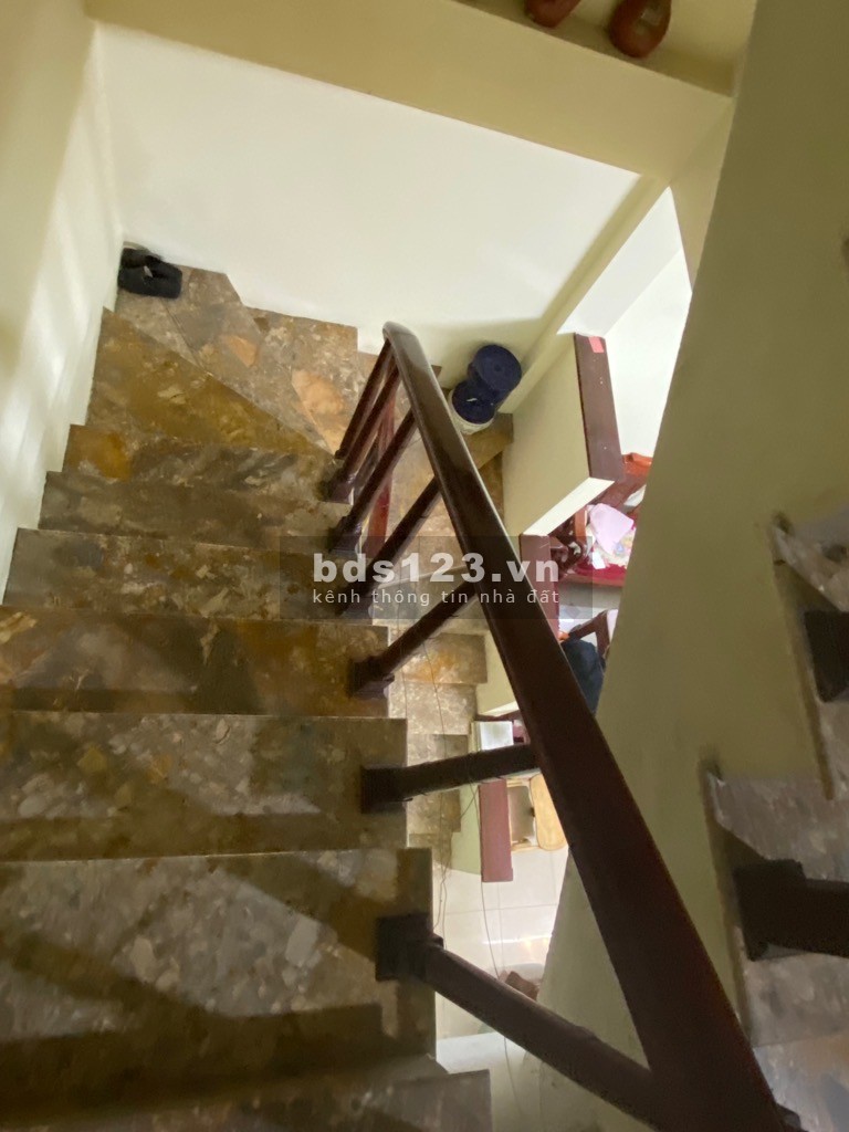 Sát phố 198 Ngọc Lâm, ra đường lớn 20m 3 tầng 52m2 5,8ty ở rộng rãi thoáng mát
