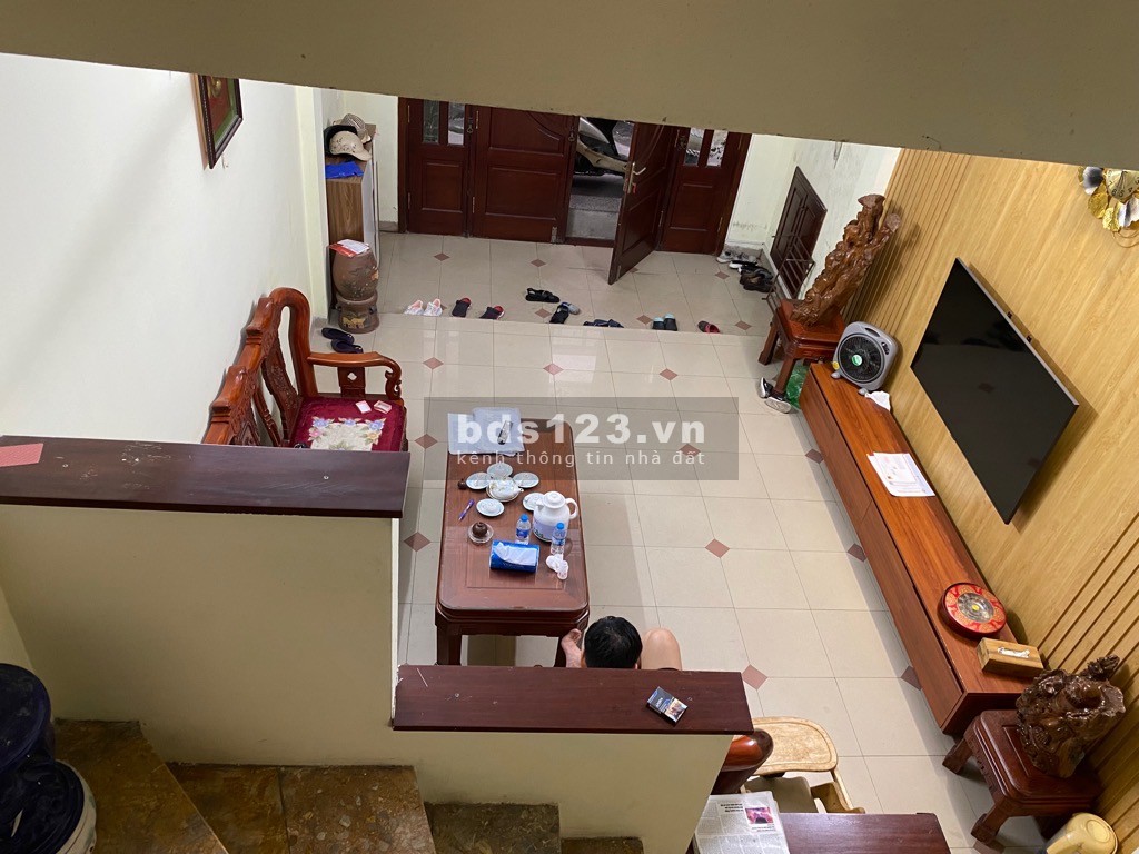Sát phố 198 Ngọc Lâm, ra đường lớn 20m 3 tầng 52m2 5,8ty ở rộng rãi thoáng mát