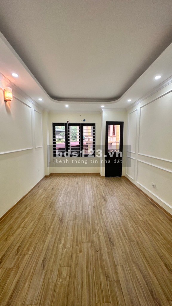 Bán gấp nhà đại cát ô tô đỗ cửa, mới nguyên 30m2, mặt tiền 3.6m, 4 tầng giá 3,9 tỷ có tl
