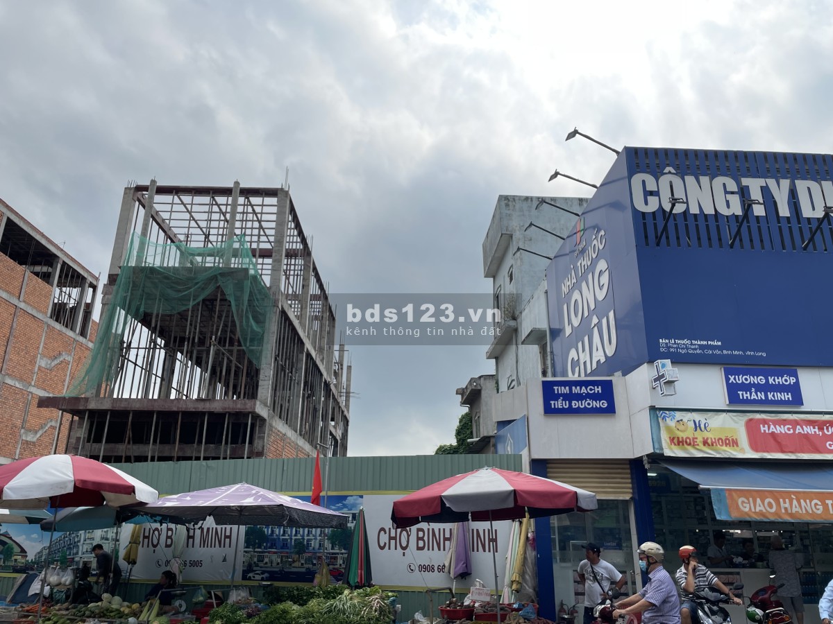 Bán nhà phố mặt tiền đường Ngô Quyền, 1 trệt 3 lầu