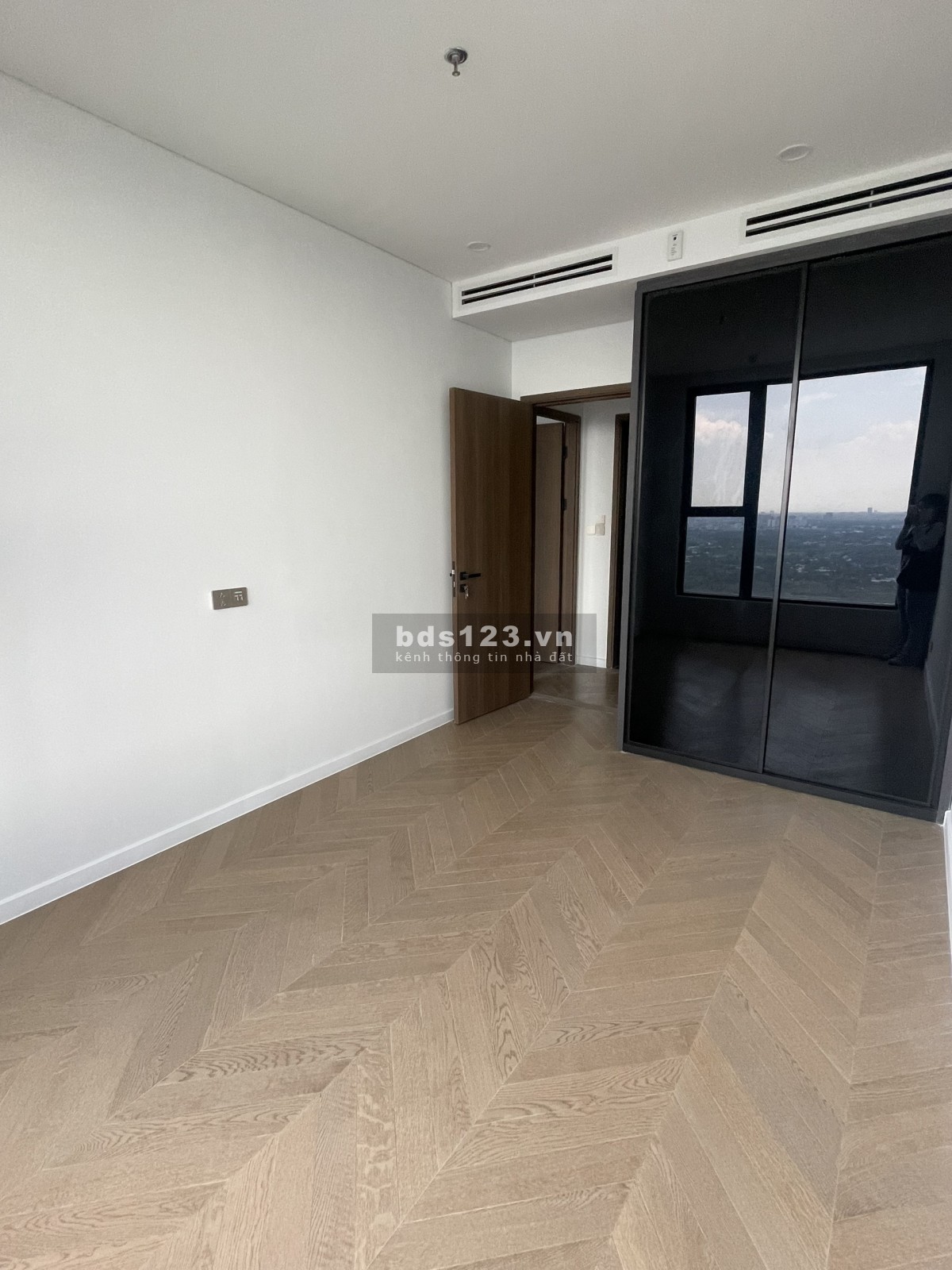 Đang trống sẵn dọn vào ngay căn 2PN, view sông NTCB ở Lumiere Riverside chỉ 20 triệu