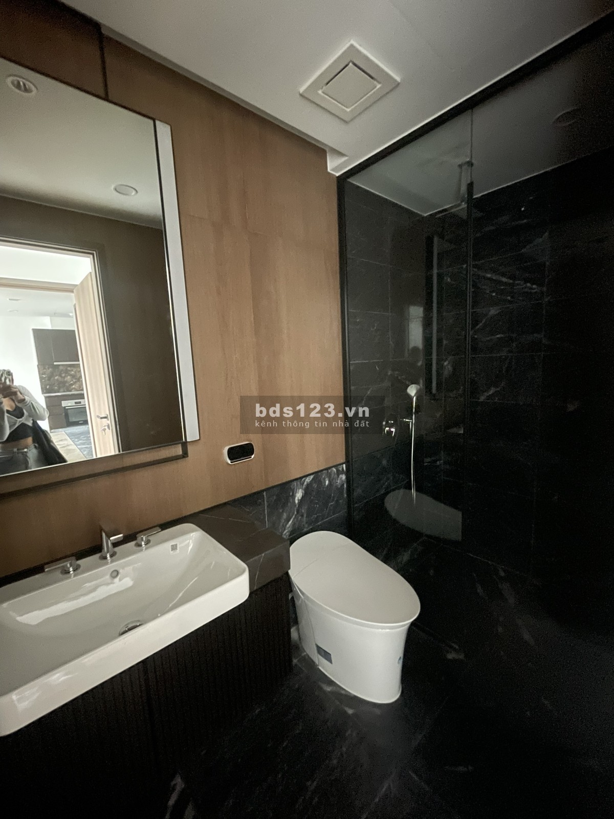 Đang trống sẵn dọn vào ngay căn 2PN, view sông NTCB ở Lumiere Riverside chỉ 20 triệu