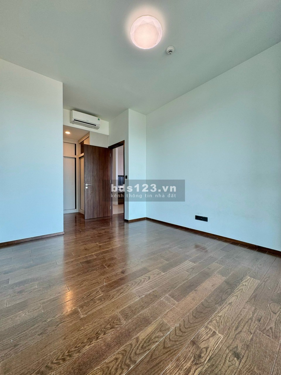 Trống sẵn dọn vào ngay căn 3PN, NTCB chỉ 70 triệu view sông, thang riêng, D'Edge Thảo Điền