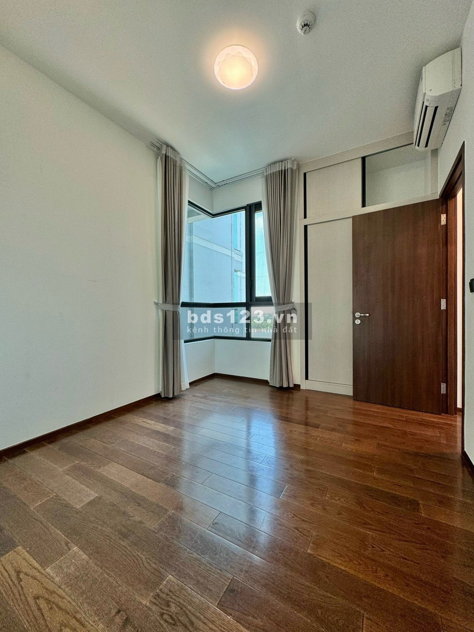 Trống sẵn dọn vào ngay căn 3PN, NTCB chỉ 70 triệu view sông, thang riêng, D'Edge Thảo Điền