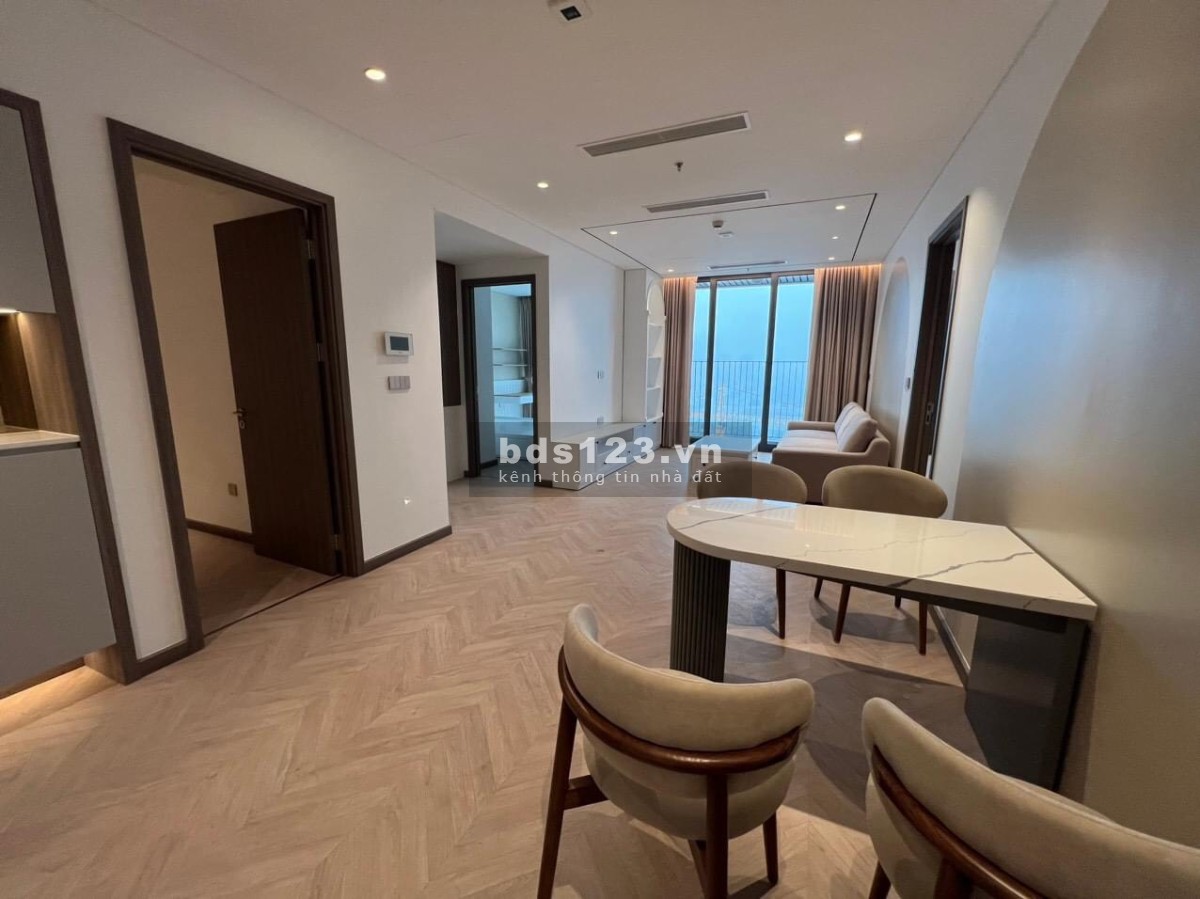 Chung cư cao cấp Kingston 80m2 2PN, 2WC 18tr. Nội thất full mới như hình. Tầng cao view thoáng.