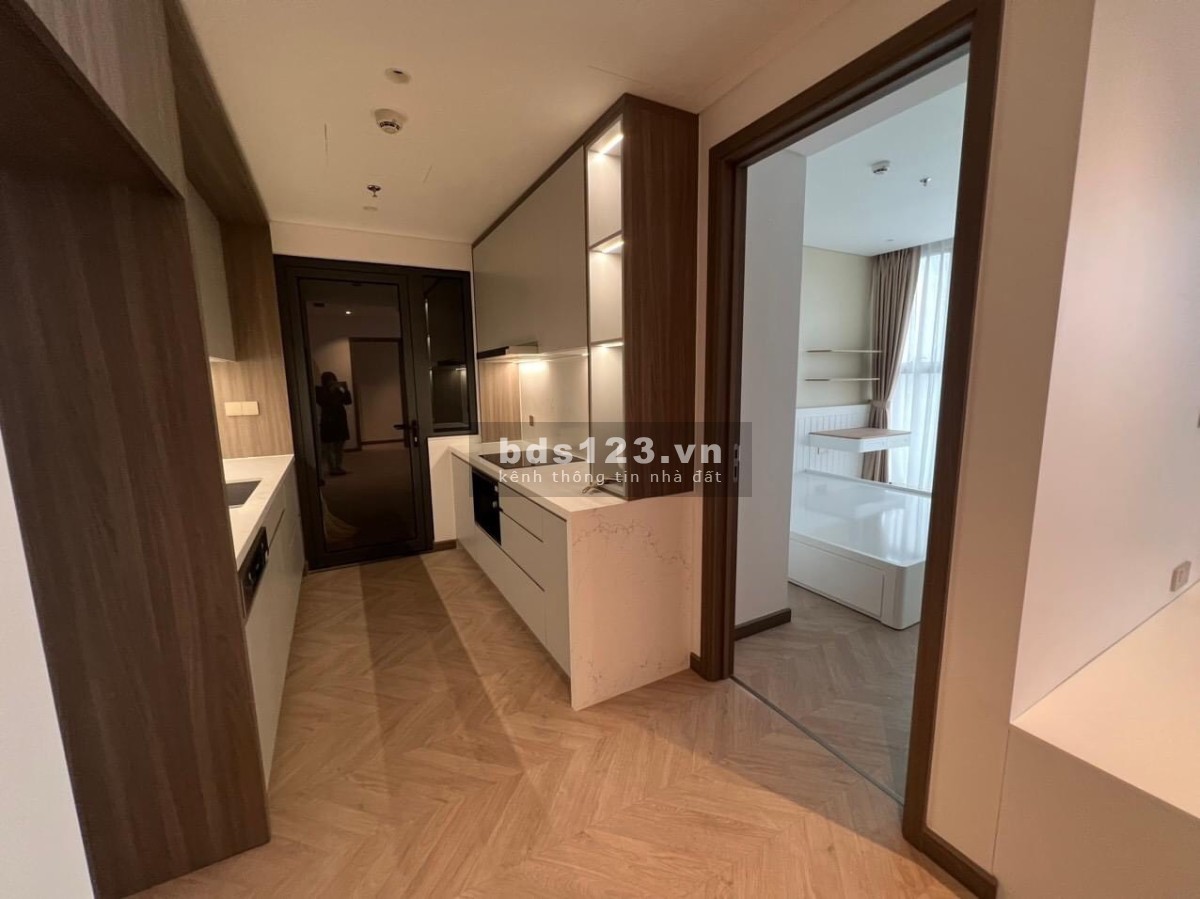 Chung cư cao cấp Kingston 80m2 2PN, 2WC 18tr. Nội thất full mới như hình. Tầng cao view thoáng.