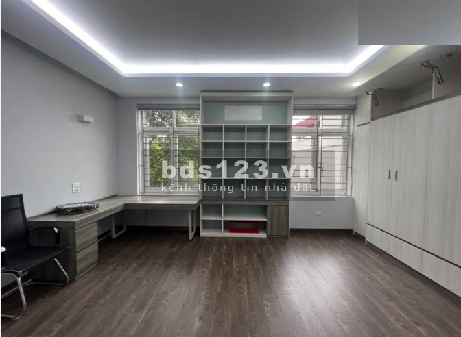 Bán nhà Xuân Phương, sát phố, 35m2, chỉ 3.x tỷ, có bớt.