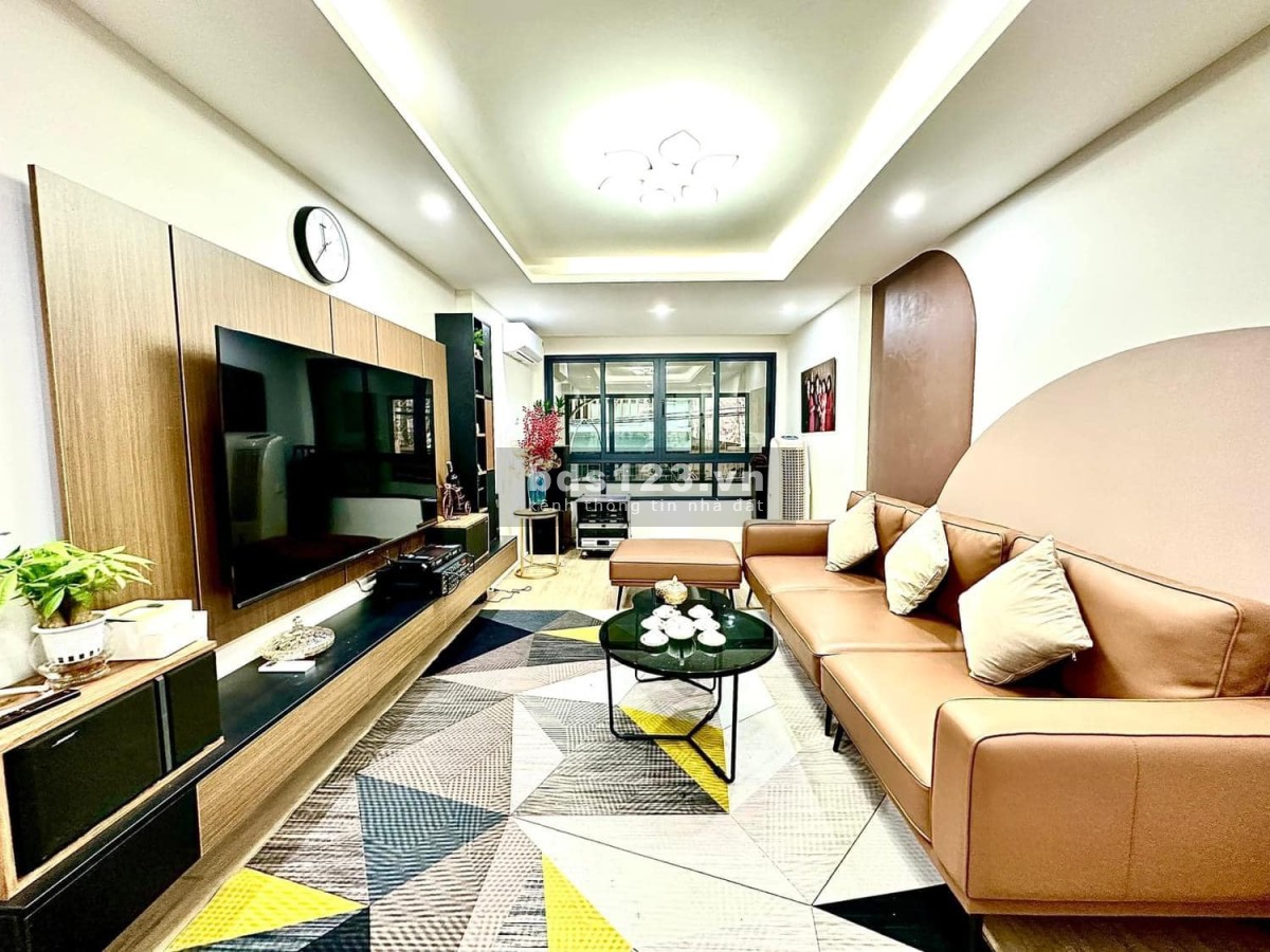 Cần bán gấp nhà Phúc Diễn 45m2 5T MT 5m, nhà mới giá chỉ nhỉnh 6 tỷ