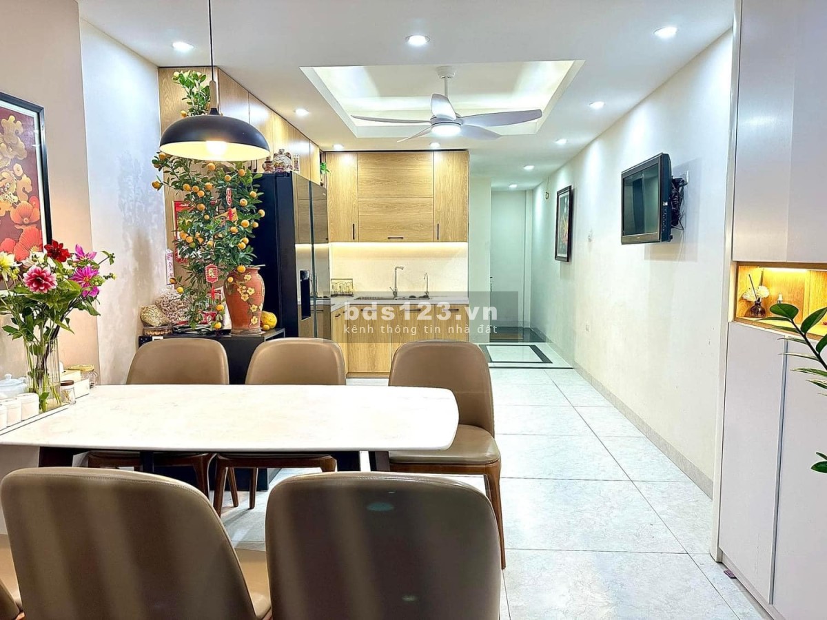 Cần bán gấp nhà Phúc Diễn 45m2 5T MT 5m, nhà mới giá chỉ nhỉnh 6 tỷ