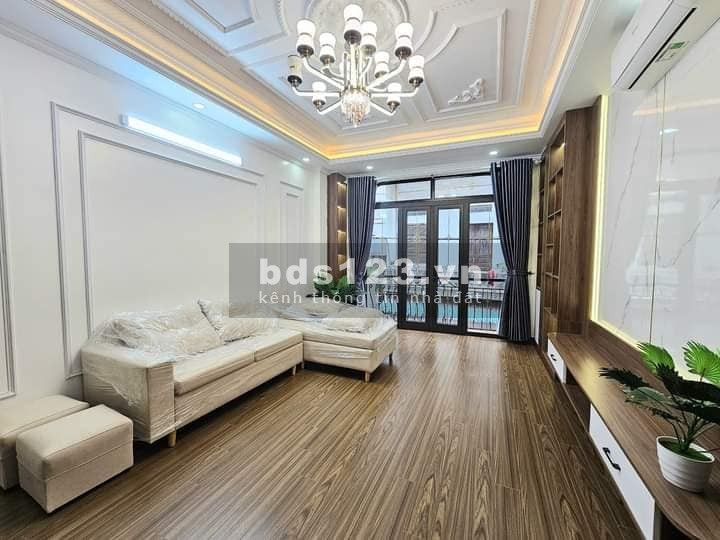 Bán Nhà Kinh Doanh Đường Hoàng Mai 44m, 6 tầng, mt 3.7m, giá 12.9 tỷ.