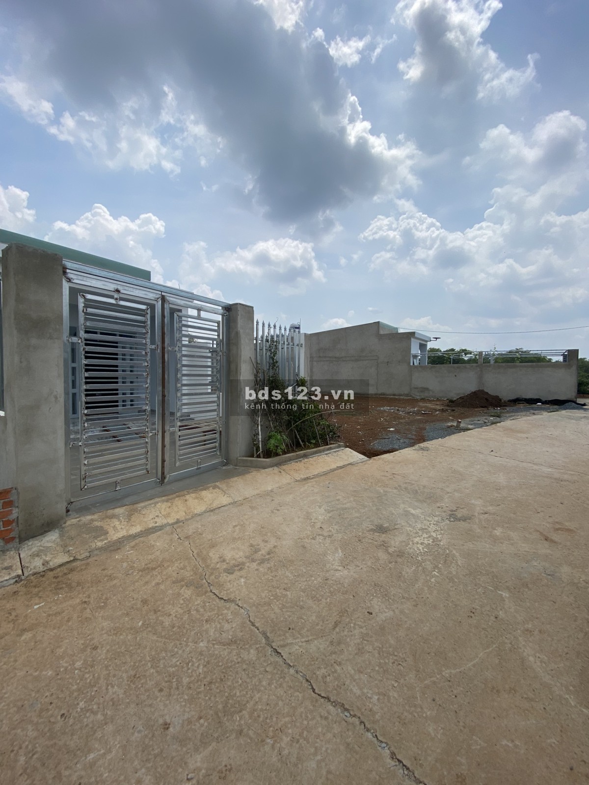 260 triệu ko thêm ngàn nào (10x32=330m2) 2 lô shr, thổ cứ sát chợ sát KCN, Bình Phước